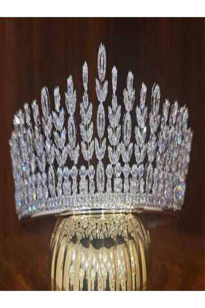 Generic Luxurious zircon crown