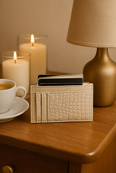 VELVET RUSH Crocodile Patterned Zippered Card Holder/Wallet