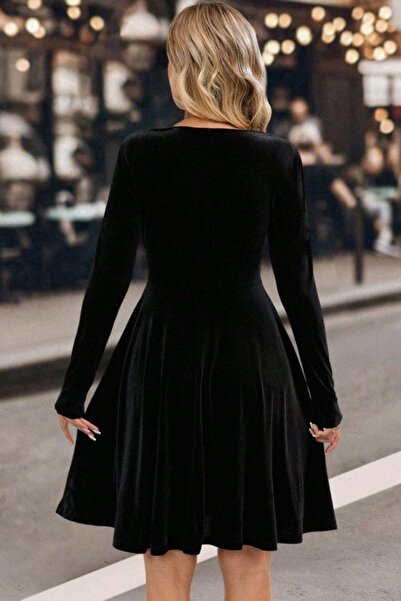 Mossta διπλό πέτο Βελούδινο φόρεμα με λεπτομέρεια με κούμπωμα στο λαιμό - Μαύρο