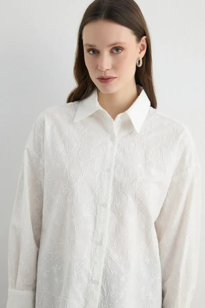 Gusto Embroidered Cotton Relaxed Fit Shirt - White