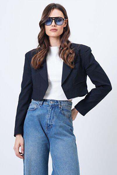 Trend Alaçatı Stili Women's Navy Blue Filet Pocket Lined Crop Jacket Vs01716