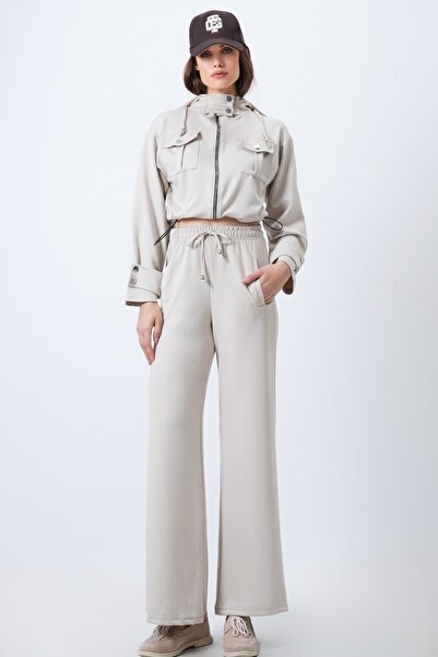 Trend Alaçatı Stili Women's Beige Hooded Double Pocket Jacket and Elastic Waist Trousers Set Vs01710