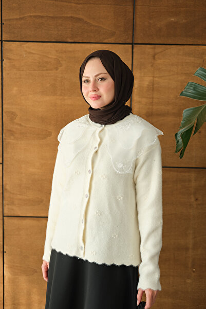 LOCCO Women's Lace Collar Tasseled Cardigan Ecru