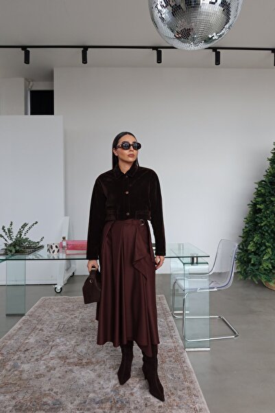 Özge Özgenç Pleated Skirt with Button and Belt Detail