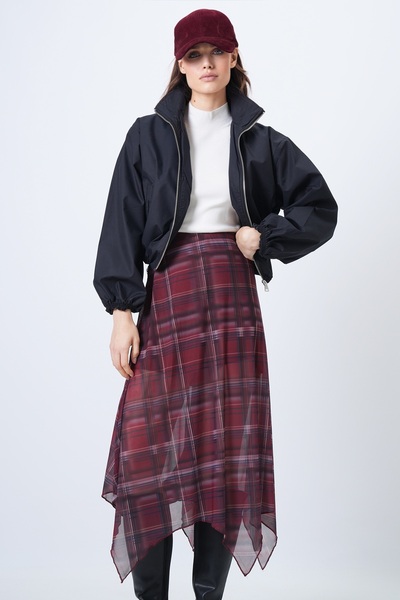 Trend Alaçatı Stili Women's Black Zippered Jacket with Elastic Waist and Sleeves Lined Vs01651