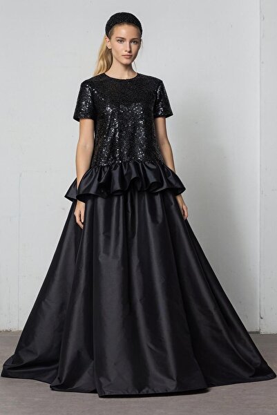 ALYEL NAKER فستان سهرة طويل بتصميم A مع تطريز بالترتر من الأعلى وتنورة من التفتا