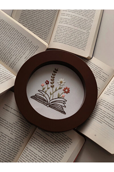 Nur Baby Kitap desenli özel işlemeli dokoratif obje pano iki adet