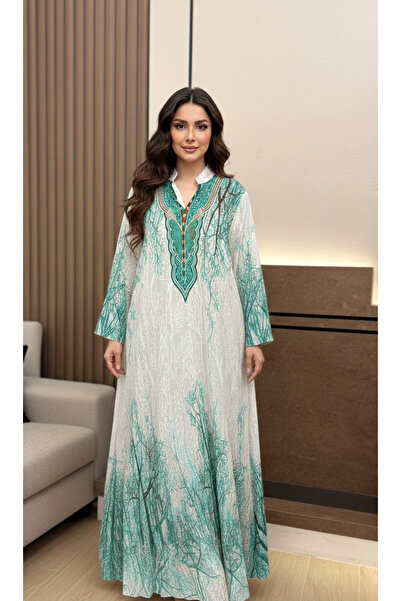 Moda Line جلابية انيقة بطبعة اغصان مرصعة بالفصوص اللامعة