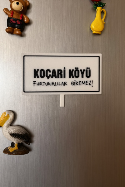 B2 Studio Taşacak Bu Deniz Koçari-Furtuna Köy Tabelası Buzdolabı Magneti