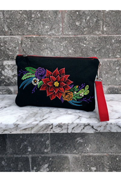 CIGDEMCALISKAN Midnight Blooms Clutch