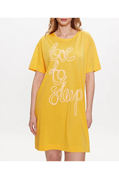 Triumph Nightgown, Yellow