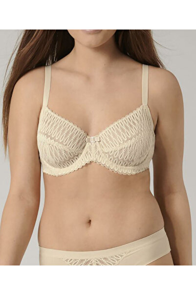 Triumph Bra, Nude