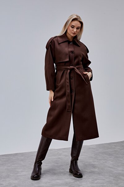 Bolivente معطف مارفيللا بني داكن فاخر بتفاصيل مميزة وتفاصيل مطرزة