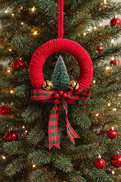 Home Bohem Handmade Noel Yılbaşı Temalı Mini Çam Ağaçlı Altın Kozalak Detaylı Kırmızı Kapı ve Duvar Süsü