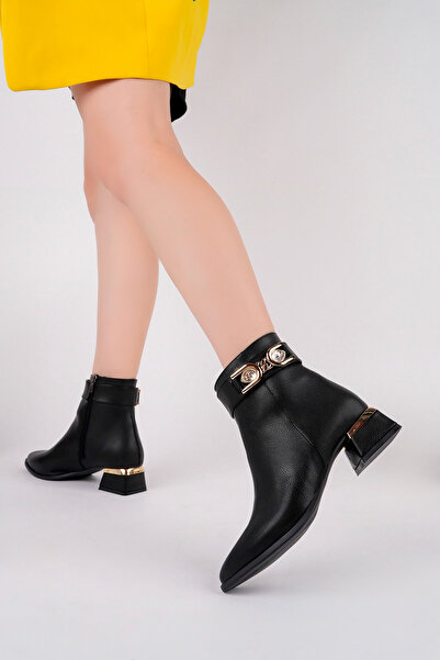 Madam Tarz Bln-712 Low Heel Boots with Stone Buckle