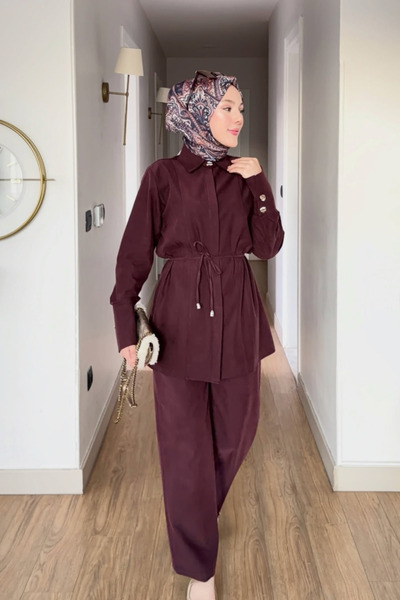 Tesettür Diyarı طقم حجاب من قماش كوبرا تانسيل مع تفاصيل الأزرار - لون نبيذي