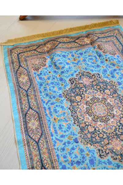 Bilenler Practical and Portable Silk Textured Prayer Rug with Bag – Turquoise with Carpet Pattern – Zippered