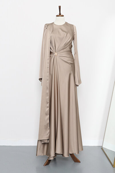 İmajButik Βραδινό φόρεμα ντραπέ σατέν με μπροστινό μανδύα από βιζόν