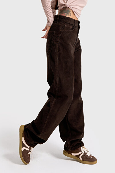 it's basic Women's Dark Brown 8-26W5-136 Skater Fit Corded Fabric Velvet Velvet Fabric Trousers