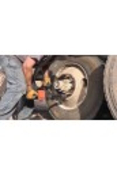 KraftProfesional Pneumatic Impact Wrench 1" 5500 Nm with 32/33 mm Sockets, KD5781