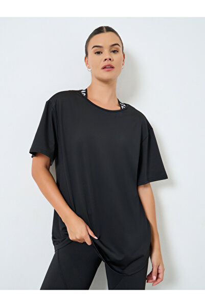 Styli Pack of 3 - Mesh Panel T-Shirt, Crossback Strap Sports Bra and Stitch Detail Leggings