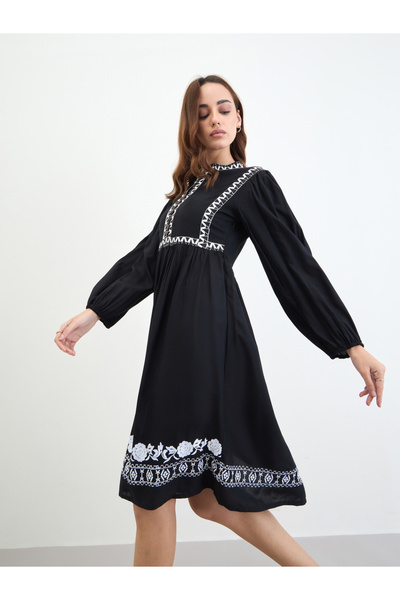 Styli Black Floral Print Knee Length Dress