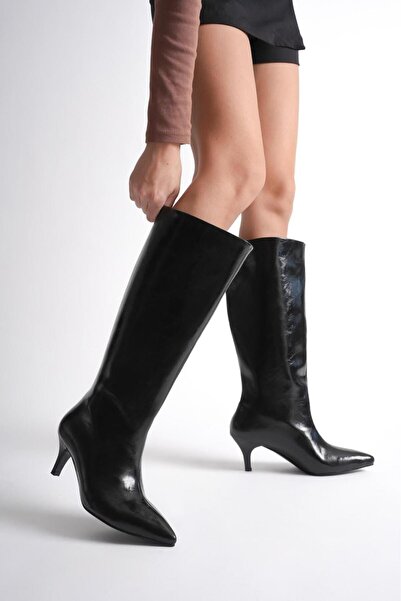NOCTA SHOES kadın siyah rugan topuklu sivri burun diz altı çizme