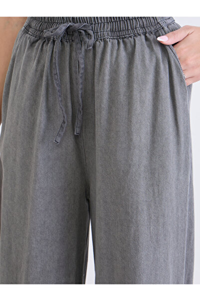 Styli Women Grey Wide Leg Trousers