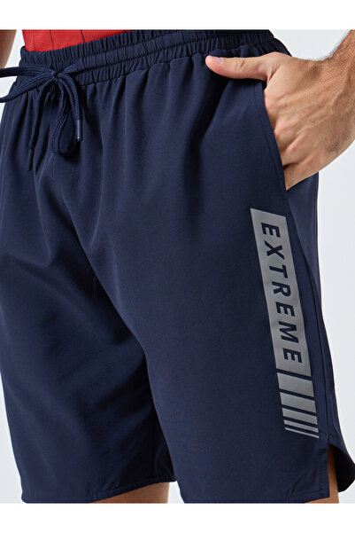 Styli Men Workout Shorts with Print Detail