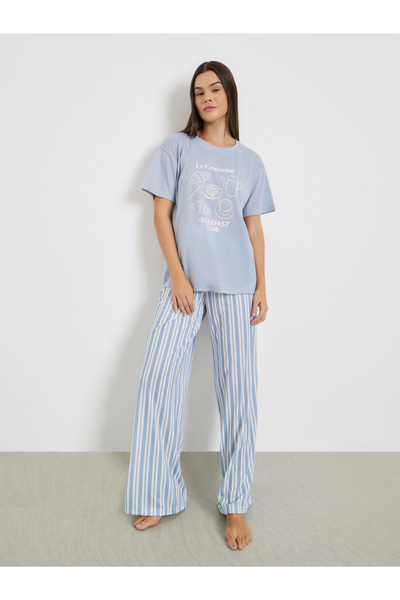 Styli Graphic Print Dropped Shoulder T-Shirt and Pyjama Set