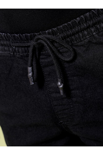 The Indian Garage Co By Styli Men Black Solid Slim Fit Shorts