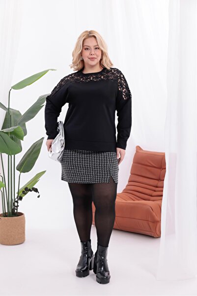 Siyezen Plus Size Sweatshirt with Floral Collar Accessories