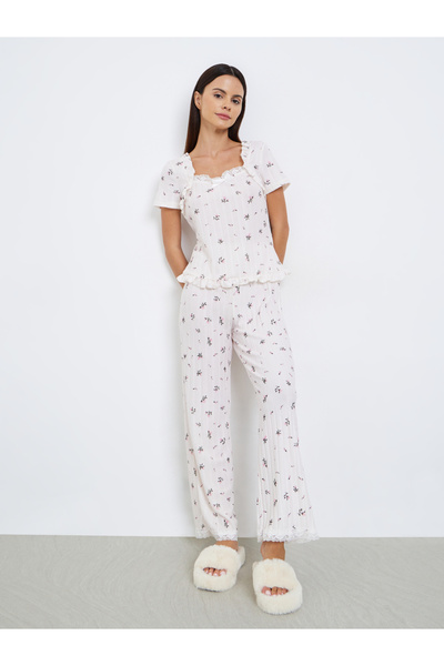 Styli Textured Ditsy Floral Lettuce Hem Bolero Sleeve Top and Pyjama Set