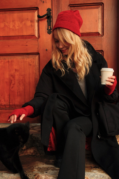 CHUBA Women's Knitwear Beanie and Gloves Two-Piece Set Red 26W5005