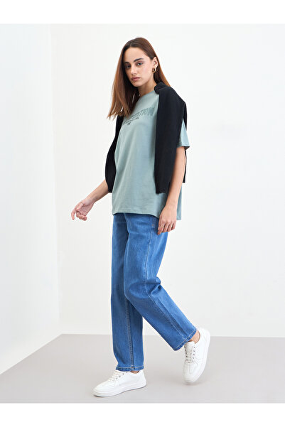 Styli Oversized Green Slogan Print T-Shirt