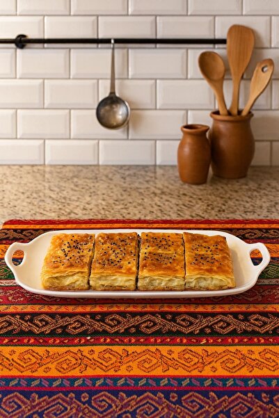 Tekbir TAVUK DÜNYASI MODEL KULPLU SERVİS TEPSİSİ 36.4x15.8x3.9