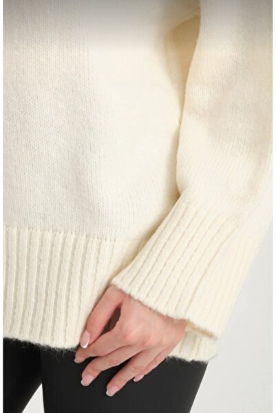 Vaniza Standard Size Crew Neck Oversized Sweater
