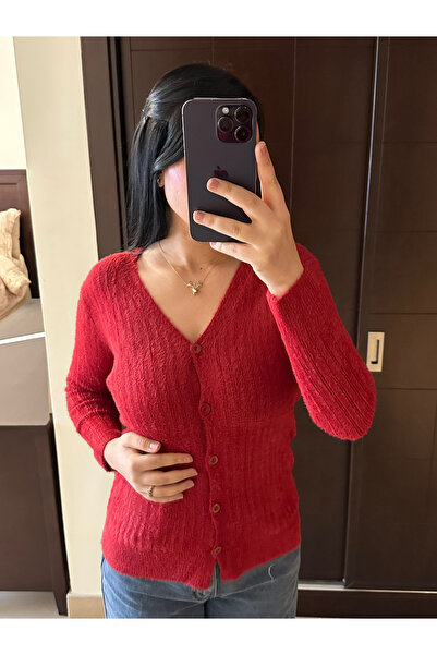 SUGA A sweater with a touch of warmth