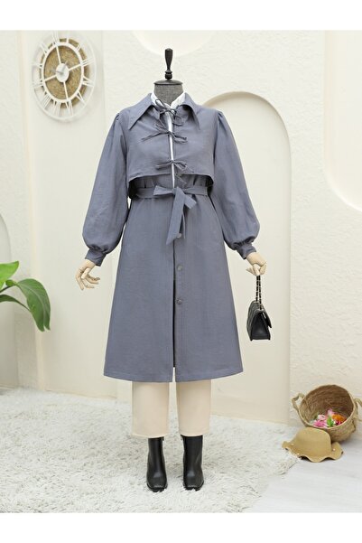 HİJABAYA Καμπαρντίνα με λεπτομέρεια δεσίματος μπροστά και τσέπες με κουμπιά