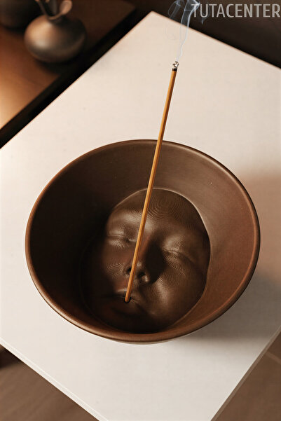 TUTACENTER Dekoratif Yüz Tasarımlı Plastik Tütsülük - Modern Ev Ofis Aksesuarı