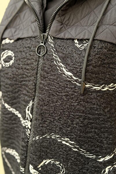 Ghisa Random Patterned Front Zipper Hooded Lamb Vest