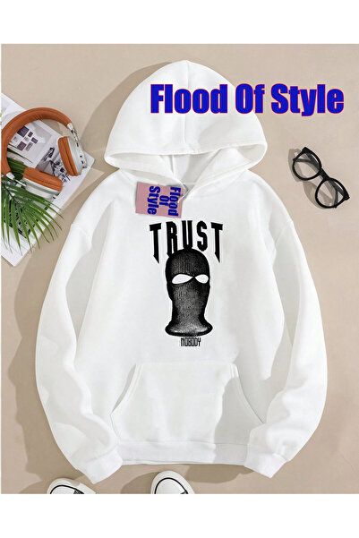 Flood Of Style سويت شيرت أبيض ذو ياقة مينيماليست مطبوع بيسكيتليه