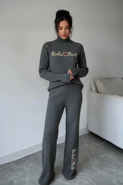 NEWCO Corded Fabric Textured Pearl Embroidered Finger-Threaded Half Turtleneck Knitwear Two-Piece Suit - Gray
