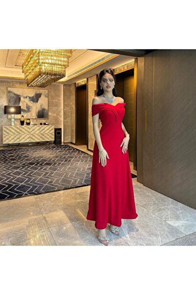 Generic Mermaid dress with a wavy shoulder design.