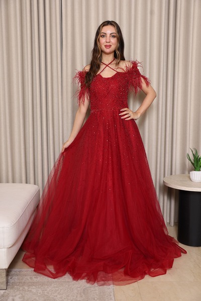 molan fashion A fiery red evening dress that steals the show from the first moment, for lovers of bold and luxurious looks.