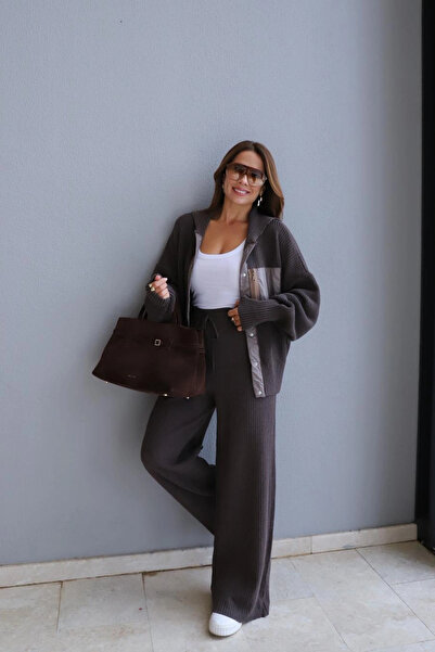 Purple by Banu Kahverengi Triko Takım