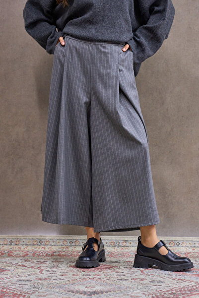 KÜÇÜĞÜM BUTİK Gray Striped Polyviscose Pleated Trousers