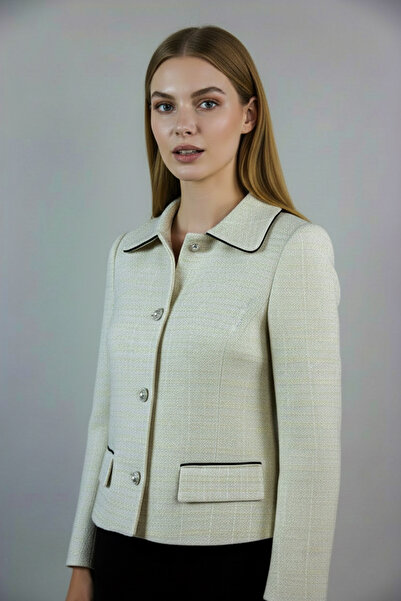 Volanlı Siyah Biyeli ve İnci Düğme Detaylı Tüvit Ceket