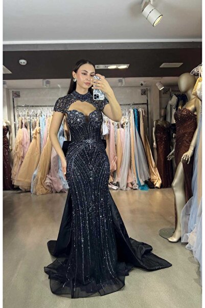 Hanımefendi Giyim فستان سهرة بياقة عالية مطرزة مع فيونكة كبيرة في الخلف وذيل ...