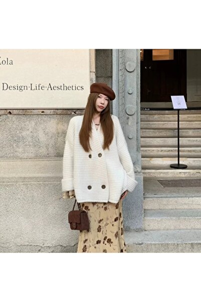 1way Beige knitted jacket with a classic design